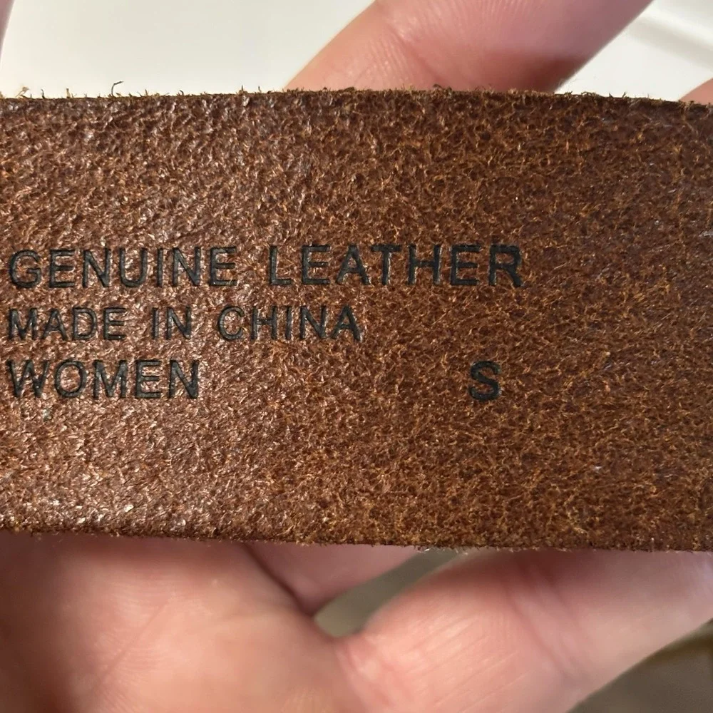 Vintage Gap Leather Women's Belt Small Embossed